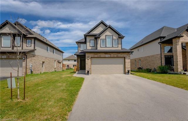 7766 Coulson Crescent, House detached with 4 bedrooms, 2 bathrooms and 4 parking in Niagara Falls ON | Image 2