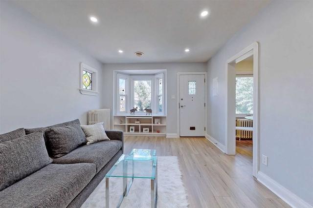 409 Mortimer Ave, House detached with 2 bedrooms, 3 bathrooms and 1 parking in Toronto ON | Image 28