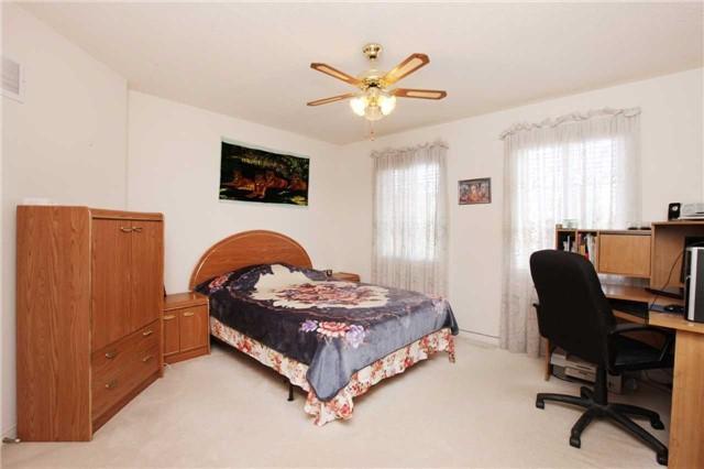 8 Tinsmith St, House detached with 3 bedrooms, 3 bathrooms and 4 parking in Brampton ON | Image 14