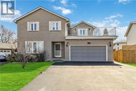 14 Pinto Court, House detached with 4 bedrooms, 2 bathrooms and 6 parking in Brantford ON | Card Image