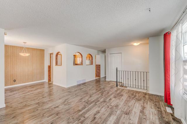 359 Penworth Way Se, House detached with 4 bedrooms, 2 bathrooms and 2 parking in Calgary AB | Image 5