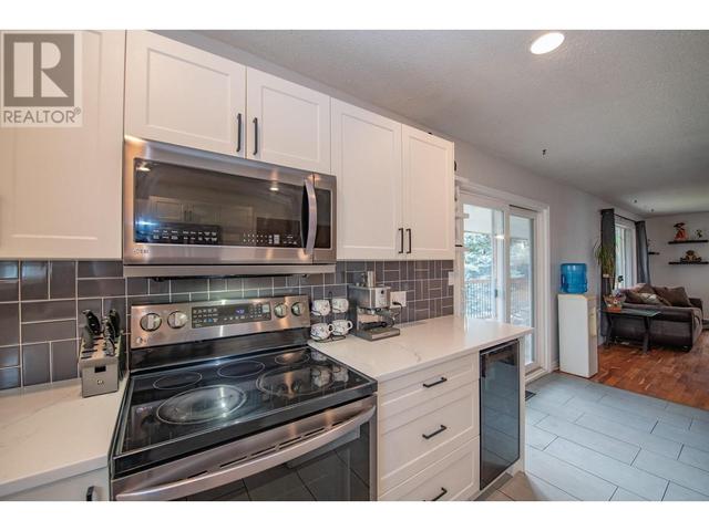 3054 Dunsmuir Road, House detached with 4 bedrooms, 2 bathrooms and 2 parking in Vernon BC | Image 8