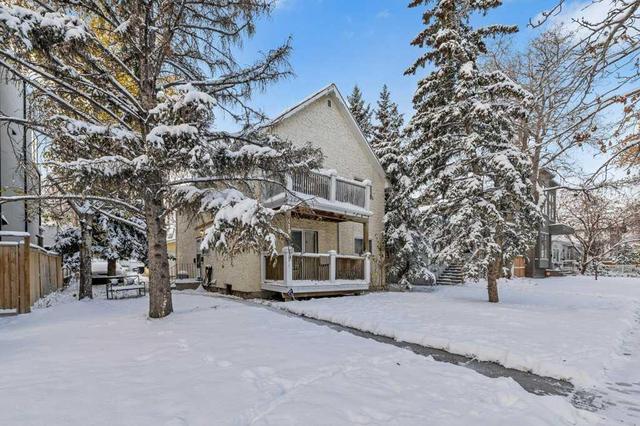 419 11 Street Ne, House other with 6 bedrooms, 2 bathrooms and 5 parking in Calgary AB | Image 2