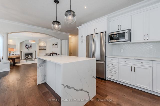 715 Cedar Bend Dr, House detached with 5 bedrooms, 4 bathrooms and 6 parking in Waterloo ON | Image 3