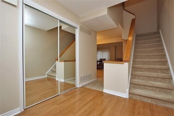 2 - 296 Torresdale Ave, Townhouse with 3 bedrooms, 3 bathrooms and 2 parking in Toronto ON | Image 3