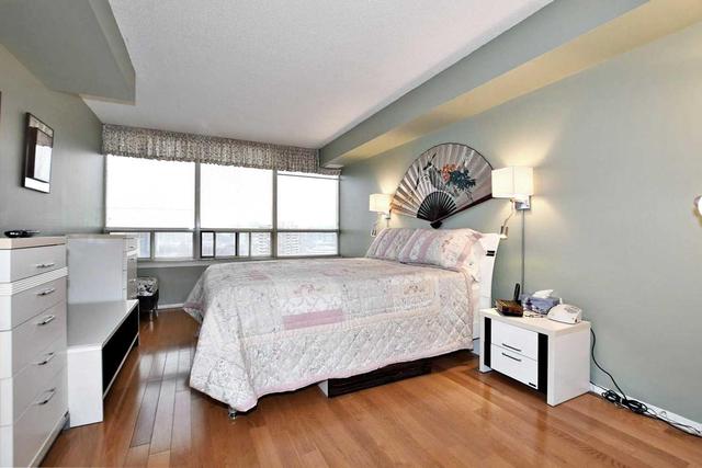 1520 - 32 Clarissa Dr, Condo with 2 bedrooms, 2 bathrooms and 2 parking in Richmond Hill ON | Image 9