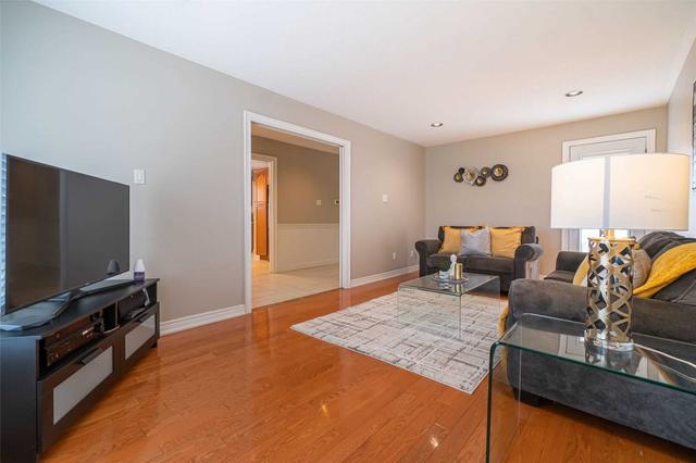 64 Dorchester Dr, House detached with 3 bedrooms, 3 bathrooms and 5 parking in Brampton ON | Image 39