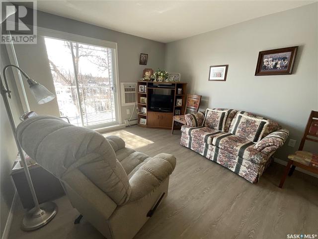 401 - 2006 7th Street, Condo with 2 bedrooms, 1 bathrooms and null parking in Rosthern SK | Image 7