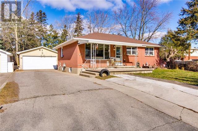 1314 Hillcrest Avenue, House detached with 5 bedrooms, 2 bathrooms and 10 parking in London ON | Image 1