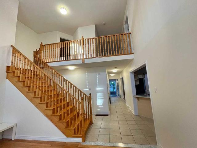 111 Red River Cres, House detached with 4 bedrooms, 3 bathrooms and 3 parking in Newmarket ON | Image 21