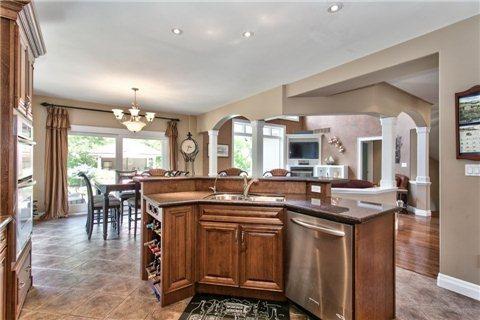 5157 Trafalgar Rd, House detached with 3 bedrooms, 4 bathrooms and 20 parking in Milton ON | Image 7