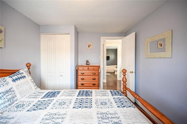 25 Winter Way, House detached with 3 bedrooms, 1 bathrooms and 4 parking in Brantford ON | Image 23