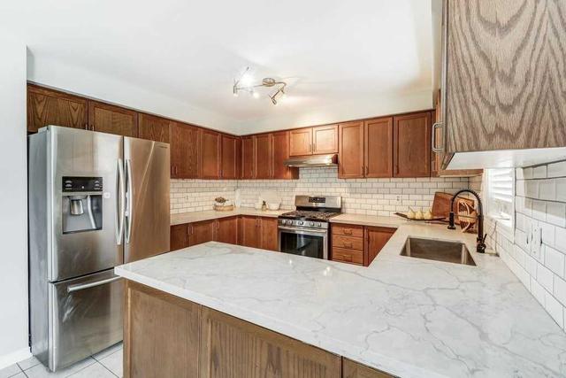 487 Grant Way, House semidetached with 3 bedrooms, 4 bathrooms and 3 parking in Milton ON | Image 3