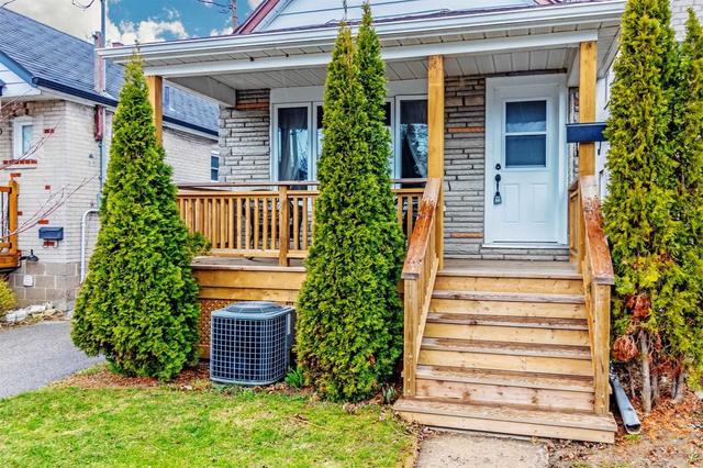 122 South Edgely Ave, House detached with 2 bedrooms, 2 bathrooms and 3 parking in Toronto ON | Image 23