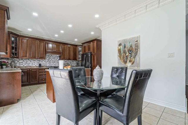 65 Bluffwood Cres, House detached with 4 bedrooms, 5 bathrooms and 6 parking in Brampton ON | Image 6
