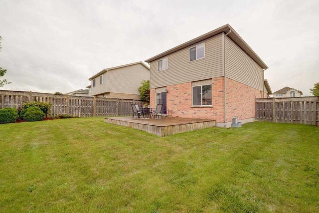 976 Kimball Cres, House detached with 3 bedrooms, 2 bathrooms and 4 parking in London ON | Image 24
