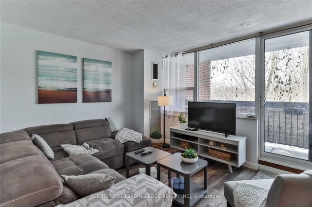 309 - 4064 Lawrence Ave, Condo with 2 bedrooms, 1 bathrooms and 1 parking in Toronto ON | Image 2