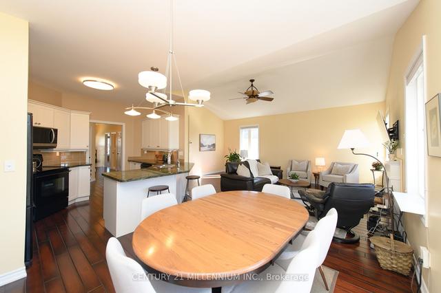 12 Surfside Cres, Condo with 5 bedrooms, 3 bathrooms and 4 parking in Collingwood ON | Image 28