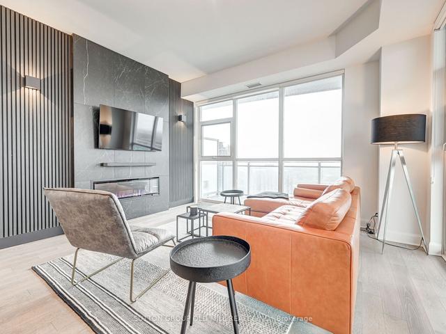 lph3704 - 33 Shore Breeze Dr, Condo with 2 bedrooms, 1 bathrooms and 1 parking in Toronto ON | Image 3