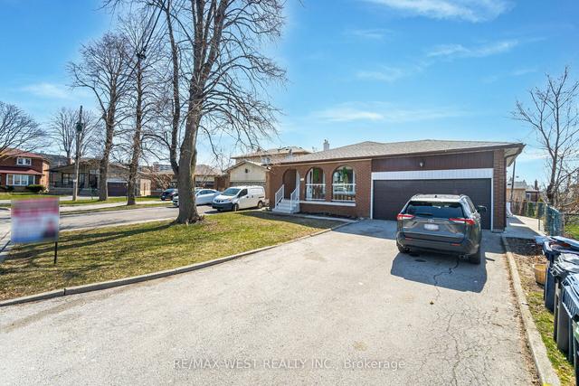 2 Delbasso Crt, House detached with 3 bedrooms, 4 bathrooms and 6 parking in Toronto ON | Image 23