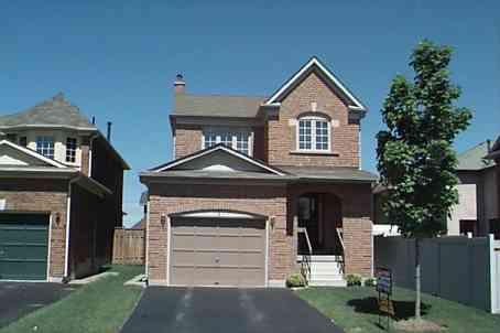 7 Blue Spruce St, House detached with 3 bedrooms, 3 bathrooms and 2 parking in Brampton ON | Image 1