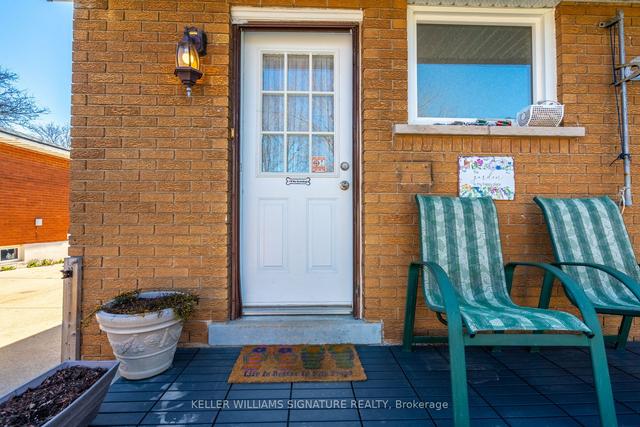 38 Redwing Rd, House detached with 3 bedrooms, 2 bathrooms and 4 parking in Hamilton ON | Image 2