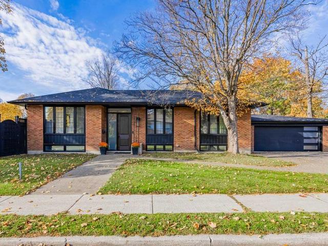 2 Abbotsfield Gate, House detached with 2 bedrooms, 3 bathrooms and 5 parking in Toronto ON | Image 1