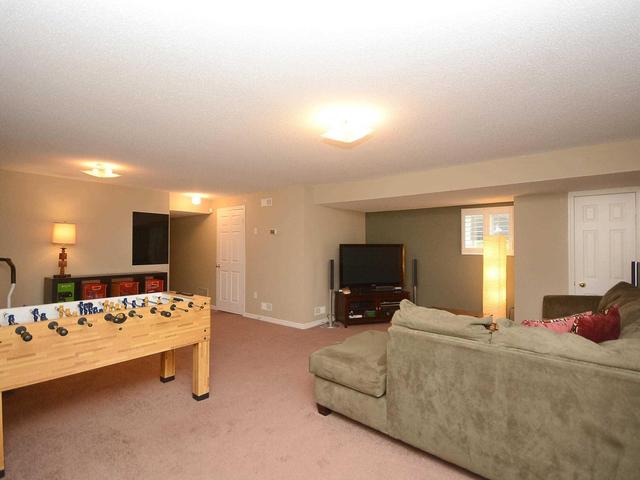 395 Bussel Cres, House attached with 3 bedrooms, 3 bathrooms and 2 parking in Milton ON | Image 15