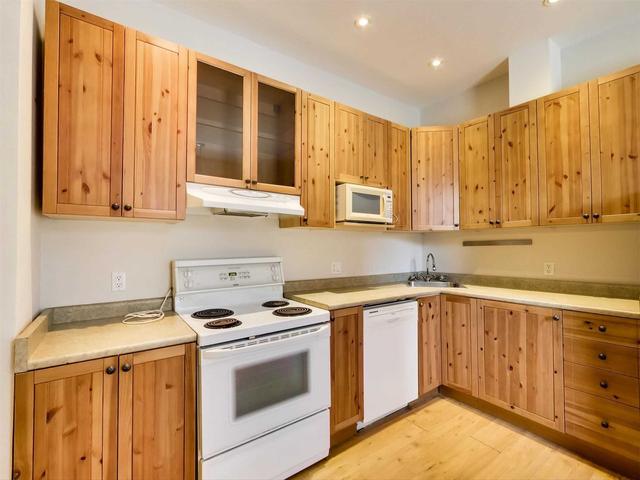 594 Indian Grve, House attached with 3 bedrooms, 2 bathrooms and 0 parking in Toronto ON | Image 25