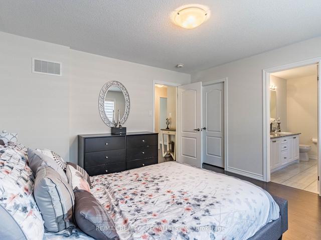 7 Dolobram Tr, House semidetached with 3 bedrooms, 3 bathrooms and 3 parking in Brampton ON | Image 16