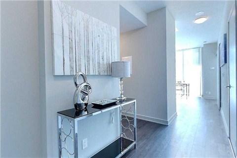 818 - 21 Nelson St, Condo with 2 bedrooms, 2 bathrooms and 1 parking in Toronto ON | Image 2