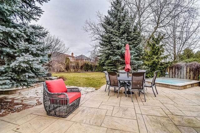 1347 Saddler Circ, House detached with 4 bedrooms, 3 bathrooms and 4 parking in Oakville ON | Image 29