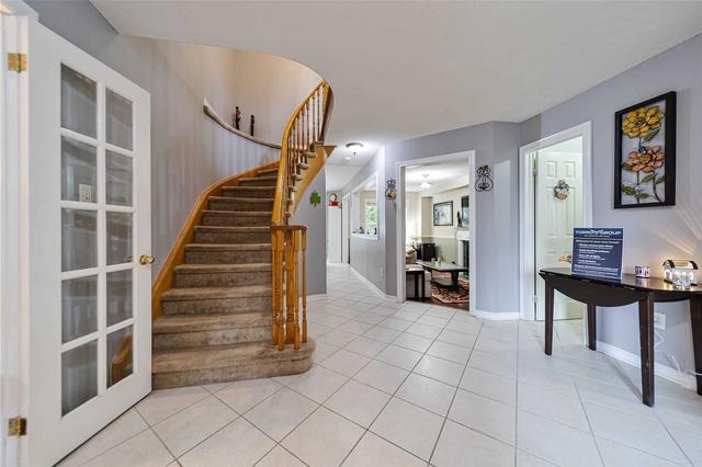 31 Hawkins Dr, House detached with 4 bedrooms, 3 bathrooms and 6 parking in Barrie ON | Image 10