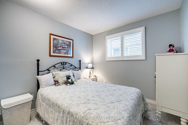 414 Paddington Cres N, House detached with 3 bedrooms, 2 bathrooms and 5 parking in Oshawa ON | Image 9