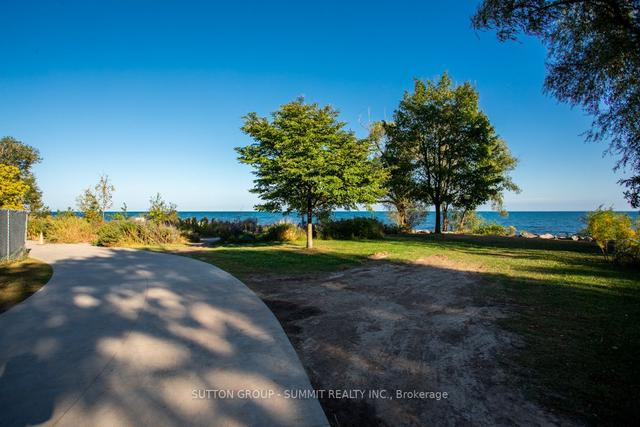 90 Lakeshore Rd W, House attached with 2 bedrooms, 4 bathrooms and 3 parking in Oakville ON | Image 32