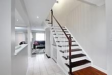 77 Brisbane Crt, Townhouse with 3 bedrooms, 4 bathrooms and 1 parking in Brampton ON | Image 4