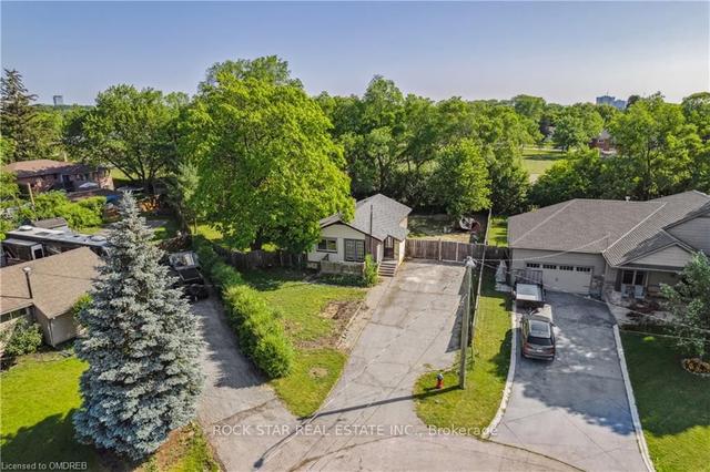 103 Ringwood Rd, House detached with 3 bedrooms, 2 bathrooms and 8 parking in Oakville ON | Image 14