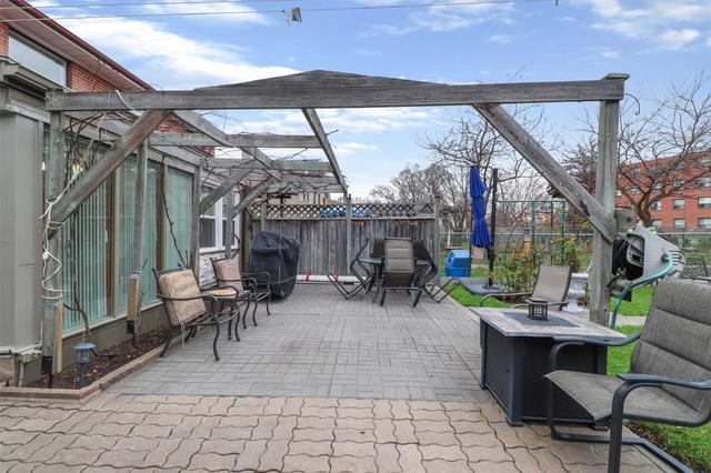 5 Tampa Terr, House semidetached with 4 bedrooms, 2 bathrooms and 6 parking in Toronto ON | Image 14