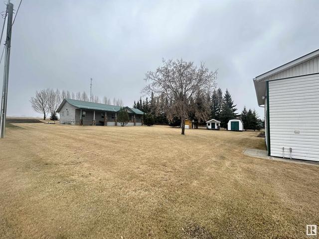5004 52 Av, House detached with 4 bedrooms, 3 bathrooms and null parking in Westlock County AB | Image 62