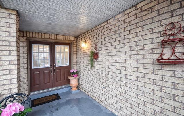 33 Holloway Rd, House attached with 3 bedrooms, 3 bathrooms and 3 parking in Markham ON | Image 1