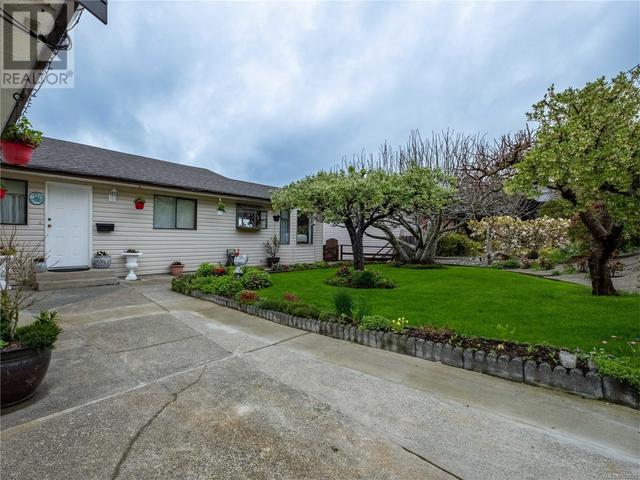 241 Mclean St S, House detached with 5 bedrooms, 4 bathrooms and 4 parking in Campbell River BC | Image 3