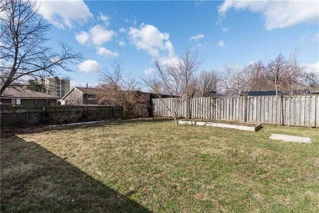 1002 Brucedale Ave E, House detached with 2 bedrooms, 2 bathrooms and 2 parking in Hamilton ON | Image 17