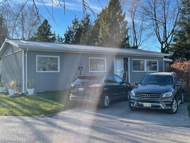 12 Cypress Point Crescent, House detached with 2 bedrooms, 1 bathrooms and 2 parking in South Huron ON | Card Image
