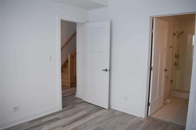 74 Discovery Tr, Townhouse with 2 bedrooms, 3 bathrooms and 2 parking in Vaughan ON | Image 10