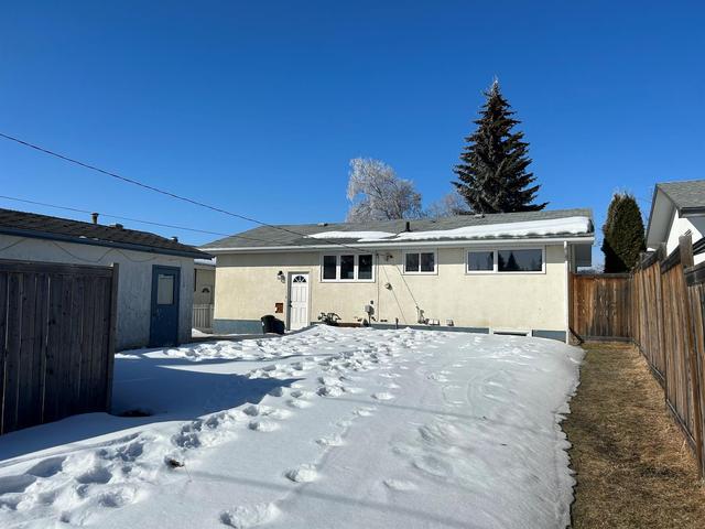 5889 West Park Crescent, House detached with 4 bedrooms, 2 bathrooms and 3 parking in Red Deer AB | Image 35