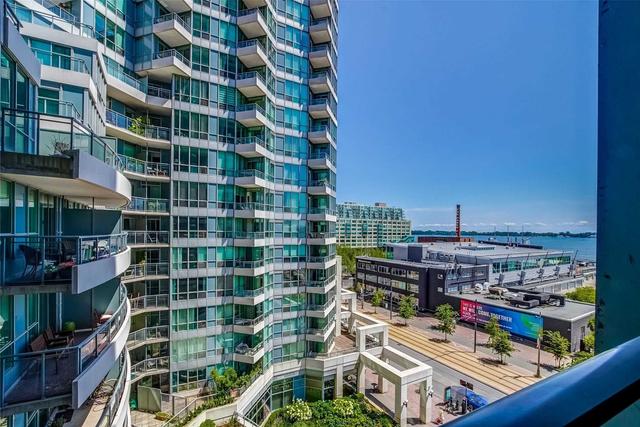 820 - 230 Queens Quay W, Condo with 1 bedrooms, 1 bathrooms and 1 parking in Toronto ON | Image 9