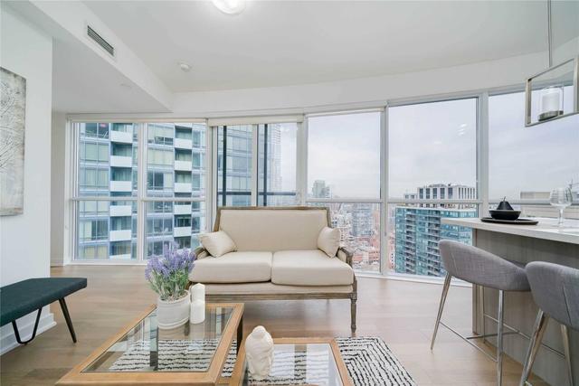3205 - 1 The Esplanade Dr, Condo with 1 bedrooms, 1 bathrooms and 1 parking in Toronto ON | Image 2