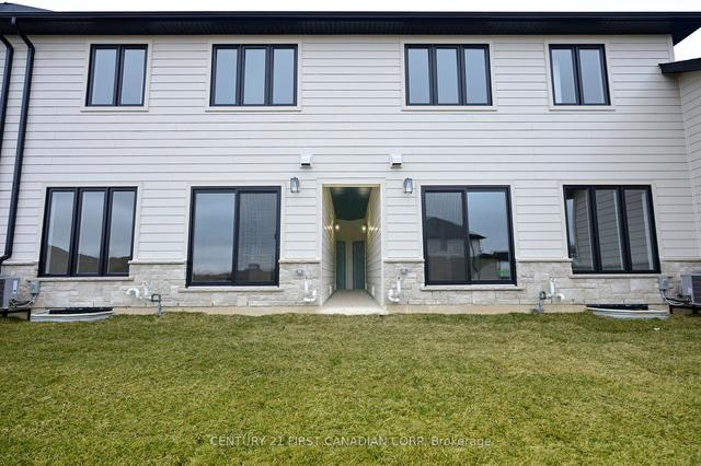 6715 Hayward Dr, House attached with 3 bedrooms, 3 bathrooms and 2 parking in London ON | Image 17