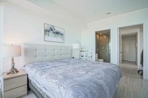 5001 - 1 Bloor St E, Condo with 2 bedrooms, 3 bathrooms and 1 parking in Toronto ON | Image 11
