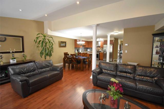 90 Hannon Cres, House attached with 3 bedrooms, 3 bathrooms and 2 parking in Hamilton ON | Image 5